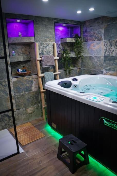 דירות רואן Nuit De La Sagesse "Jacuzzi Terrasse Et Parking Prive" מראה חיצוני תמונה